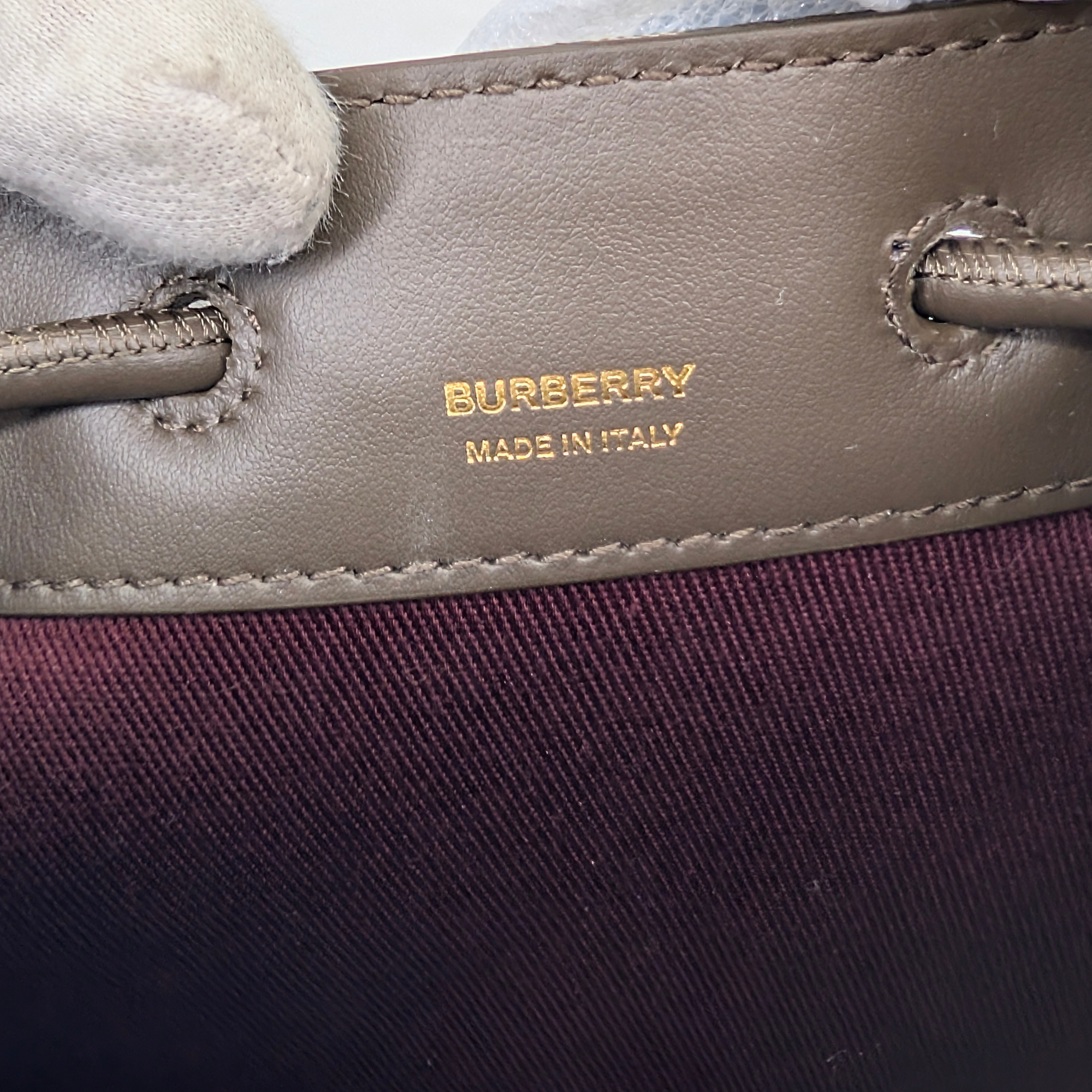 Burberry 迷你抽绳水桶包 灰色