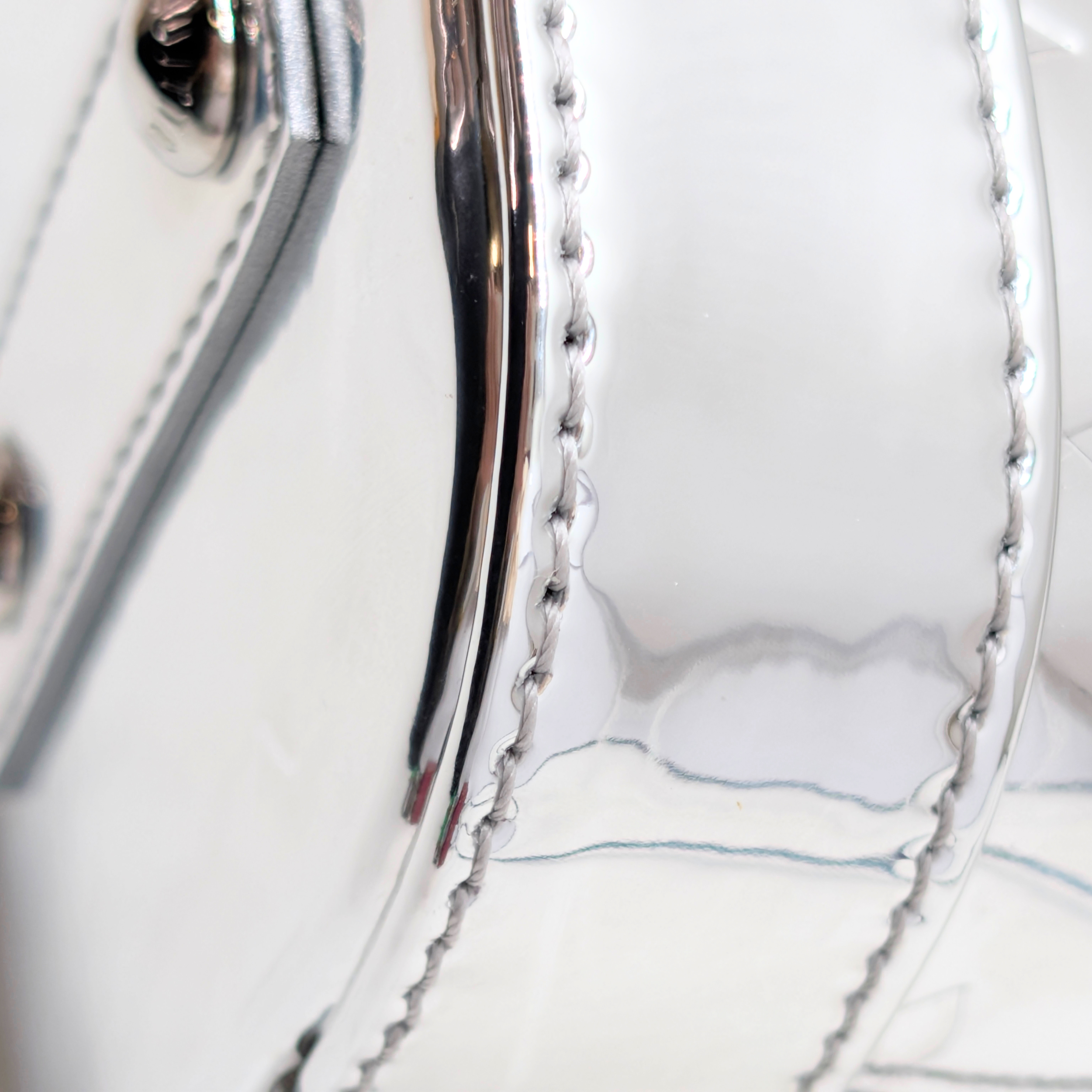 路易威登 Monogram Miroir Alma BB 银色滑雪系列