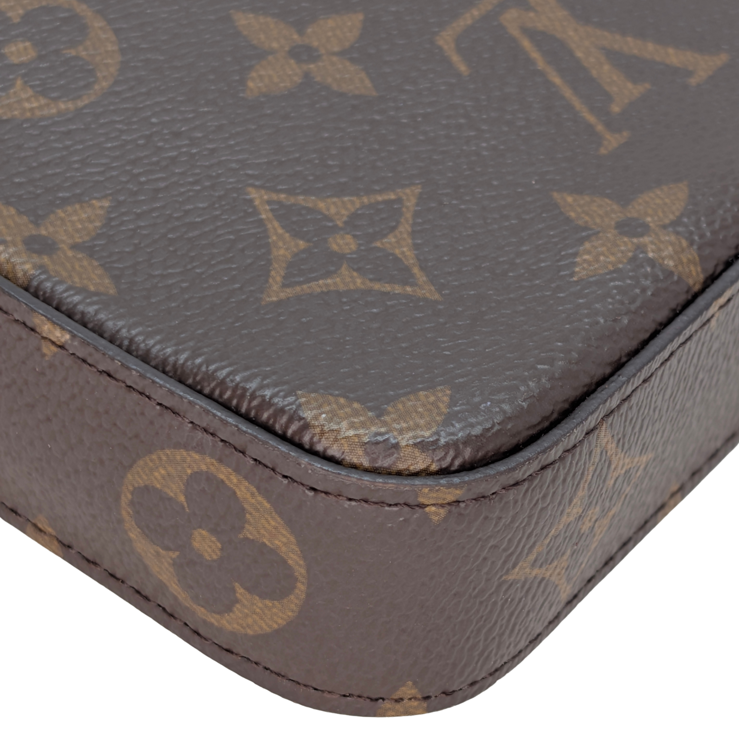 路易威登Pochette Felicie Monogram手拿包配复古肩带