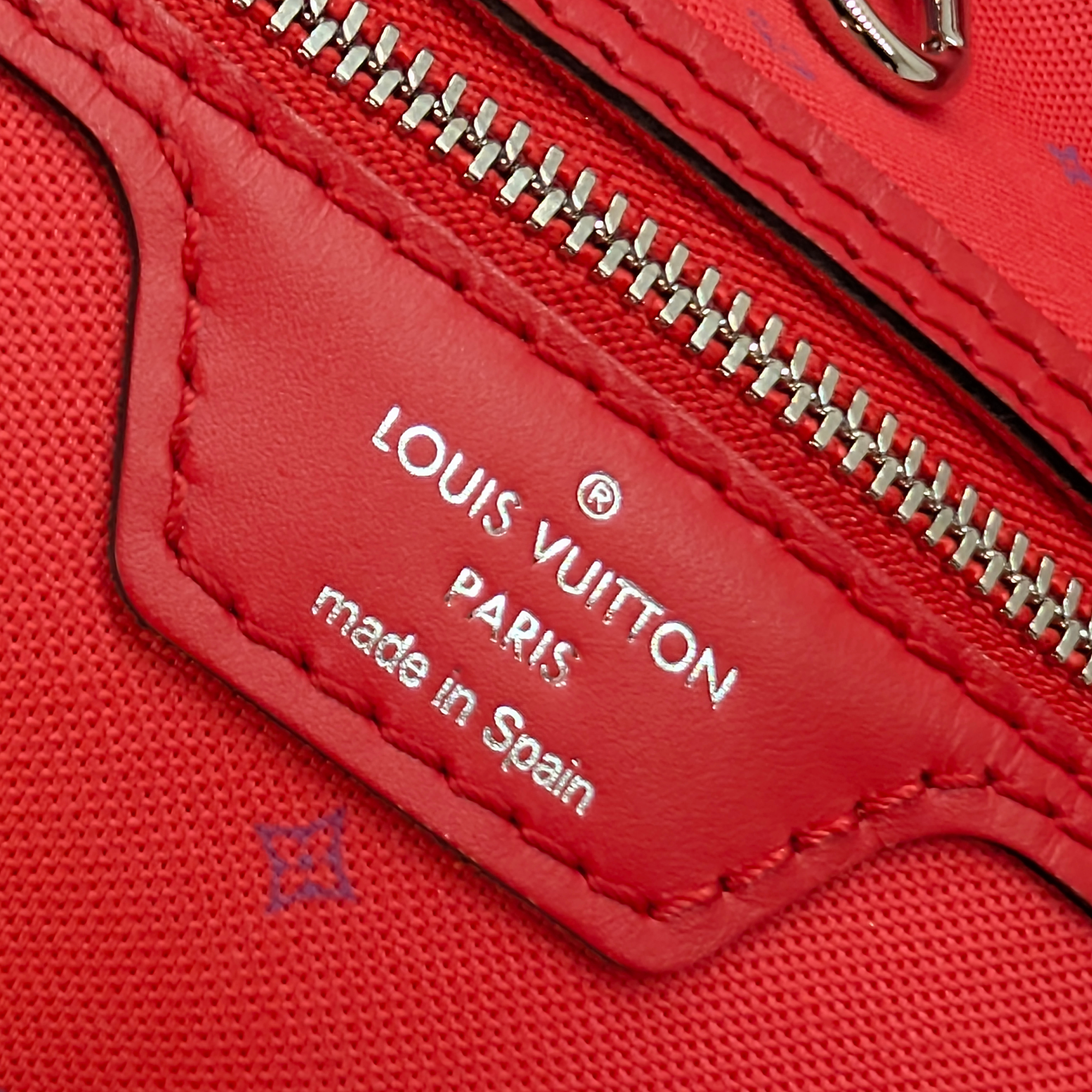 Louis Vuitton Escale Neverfull MM Rouge