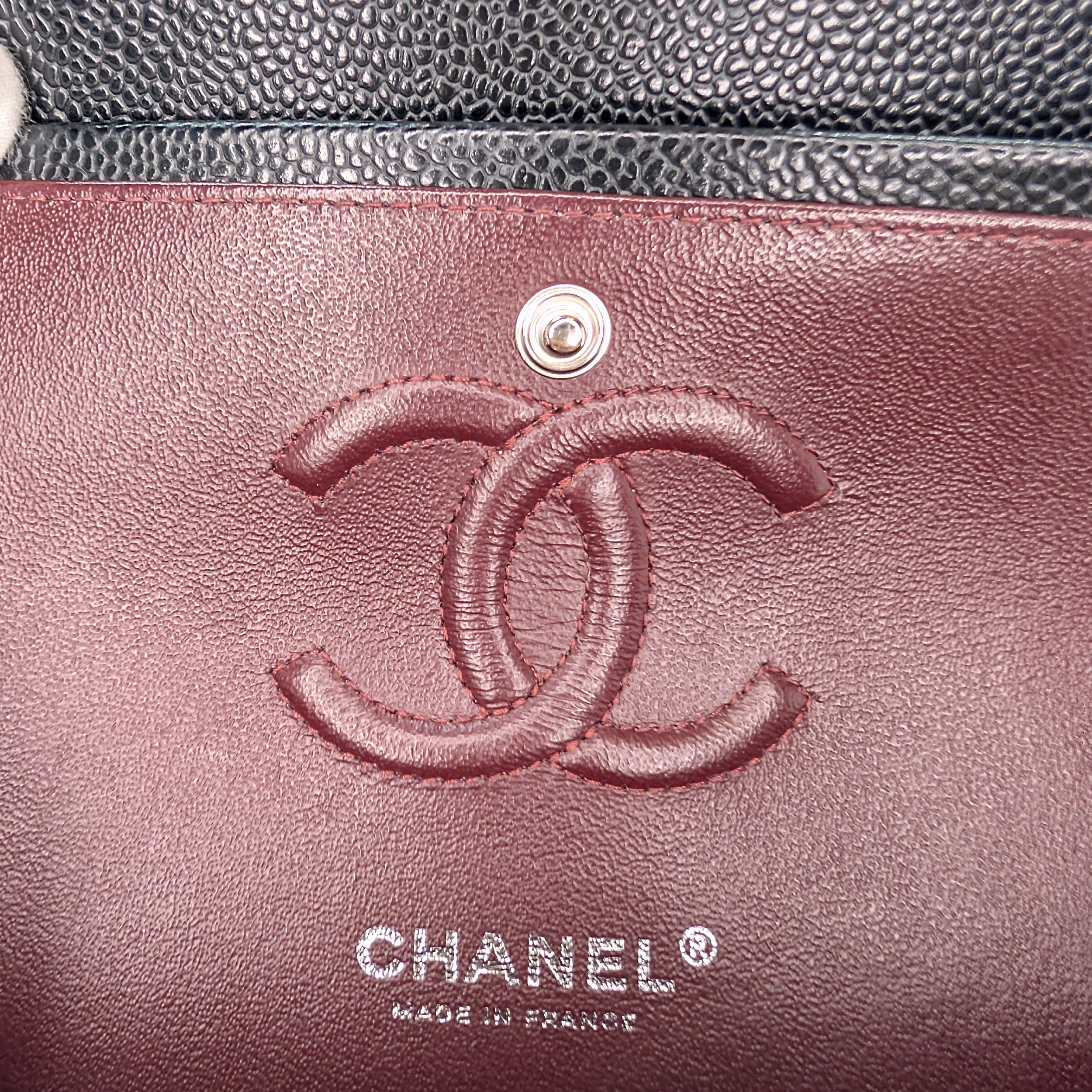 Chanel 香奈儿经典小号双盖包 · 黑色鱼子酱皮 · 银扣 · 芯片款