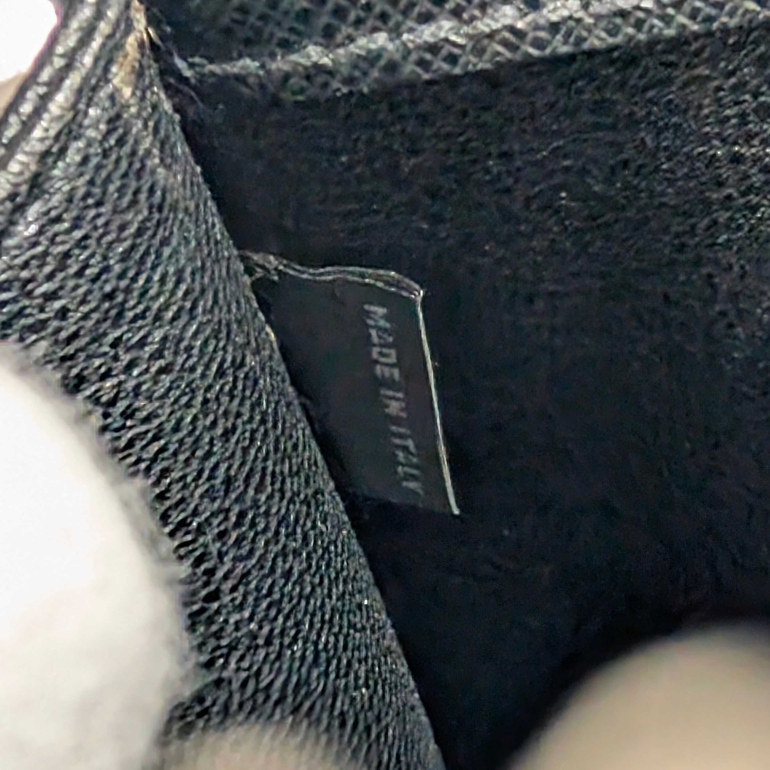 普拉达黑色Saffiano皮革旅行公文包