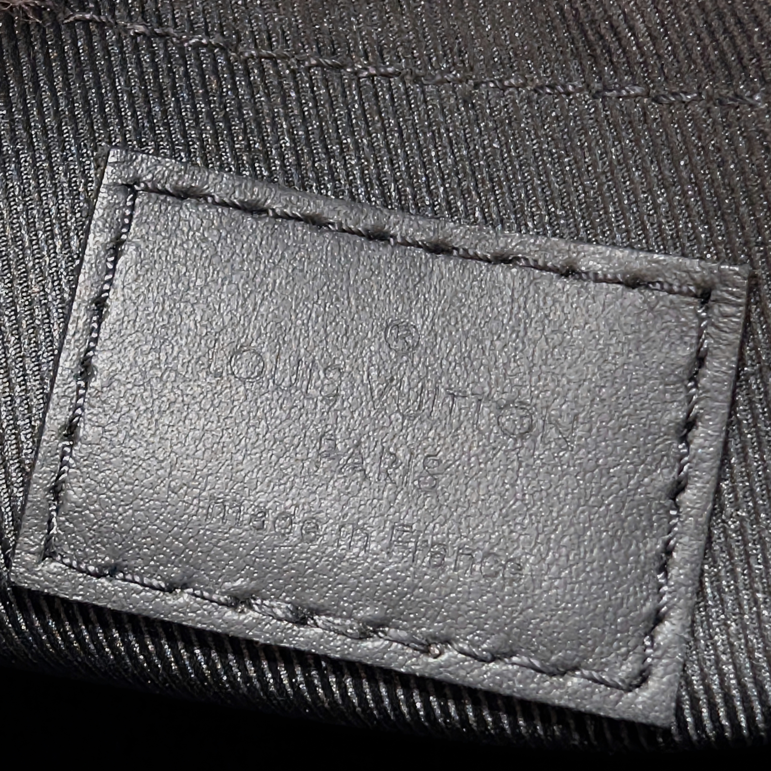 路易威登 Aerogram City Keepall 粒面皮革 黑色