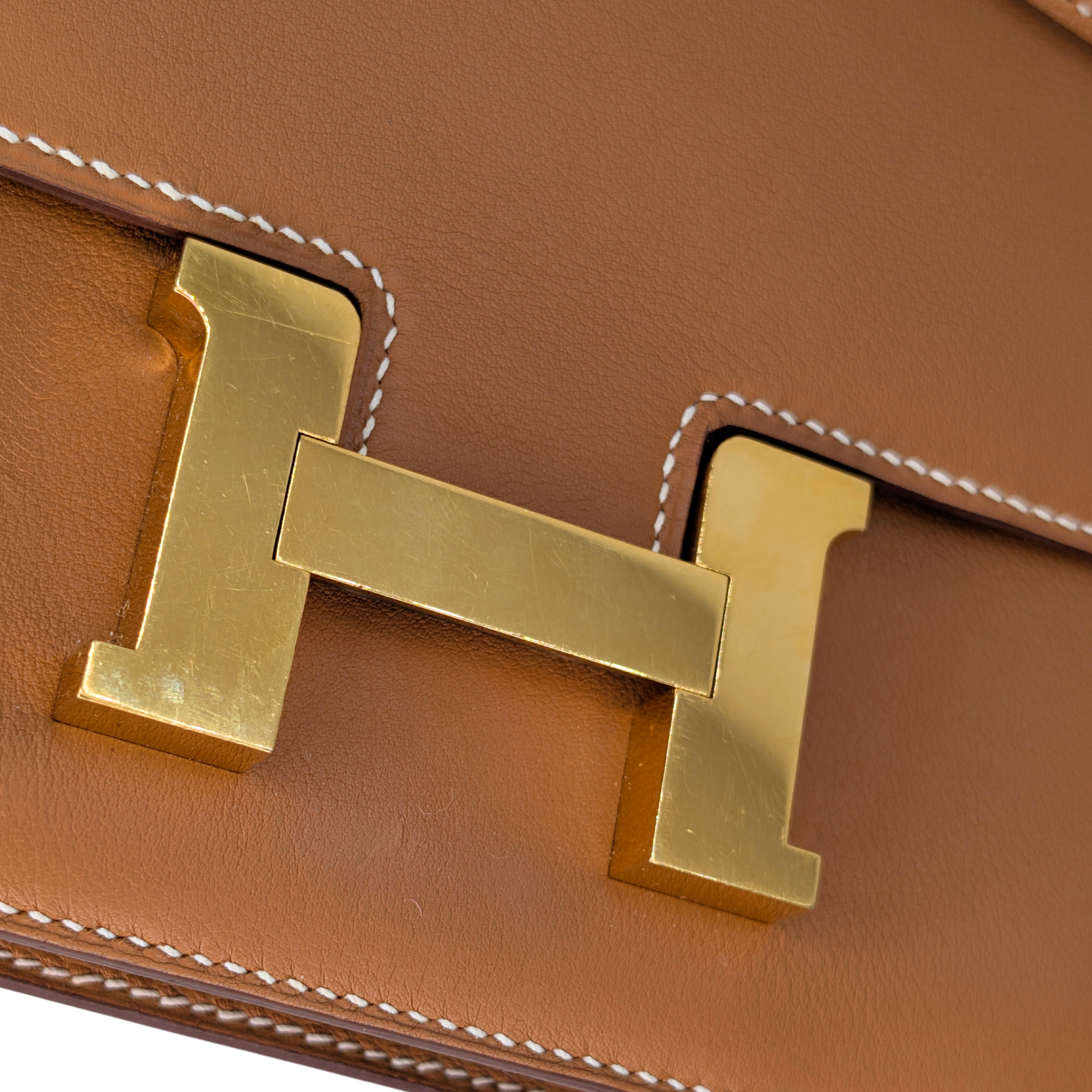 Hermès 爱马仕 Mini Constance 18 · 金棕色 Swift 皮 · 金扣 · C刻
