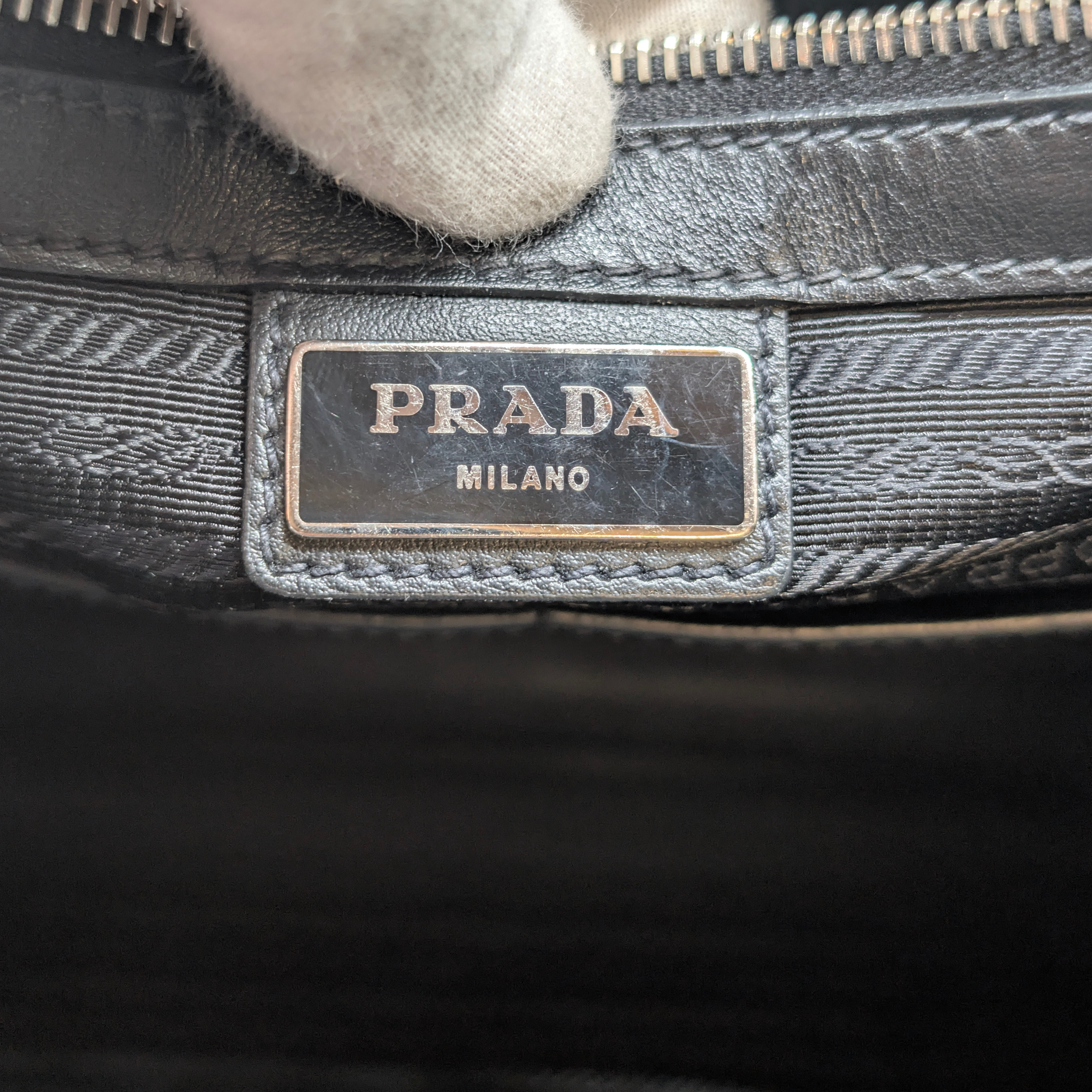 Prada 黑色 Saffiano 皮革公文包