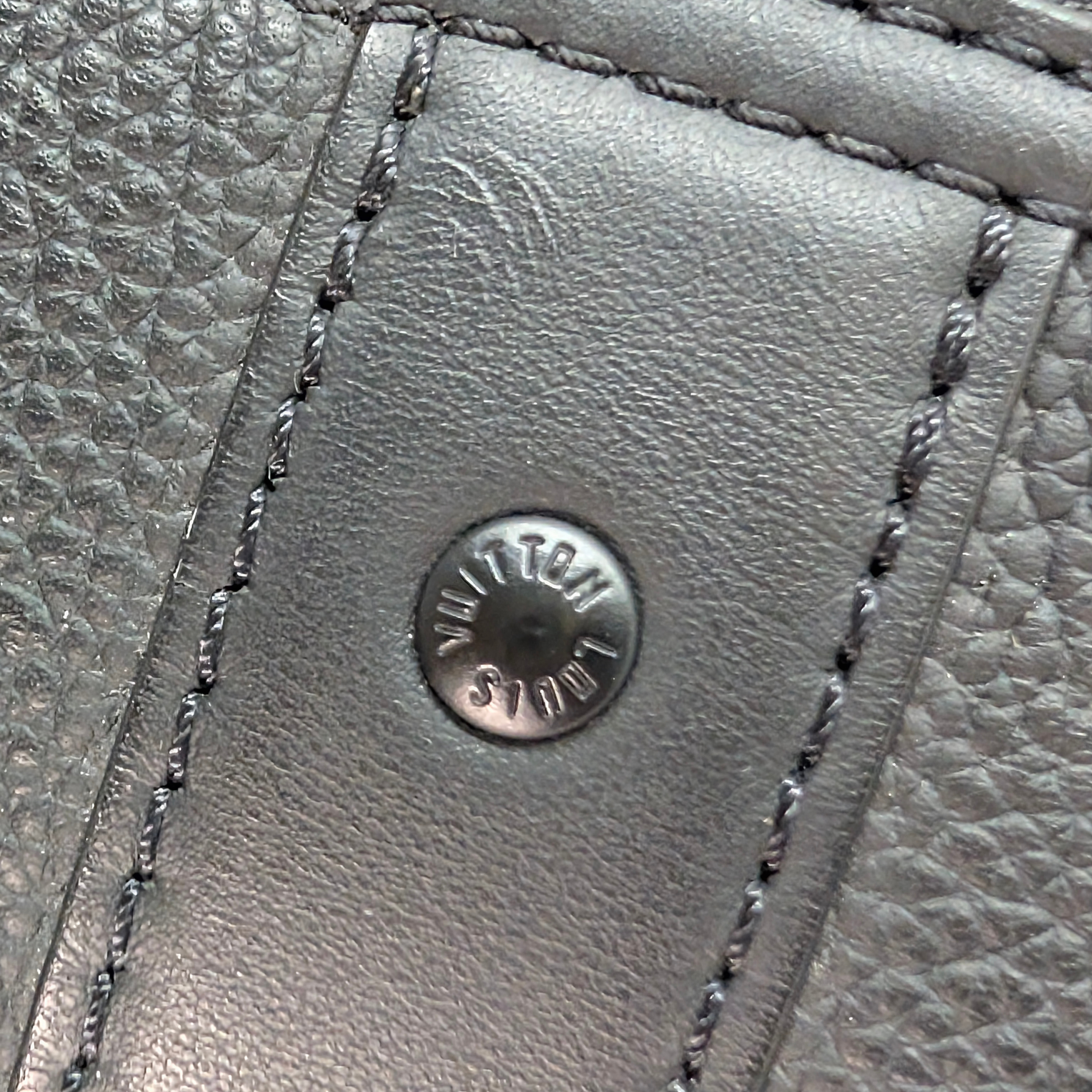 路易威登 Aerogram City Keepall 粒面皮革 黑色