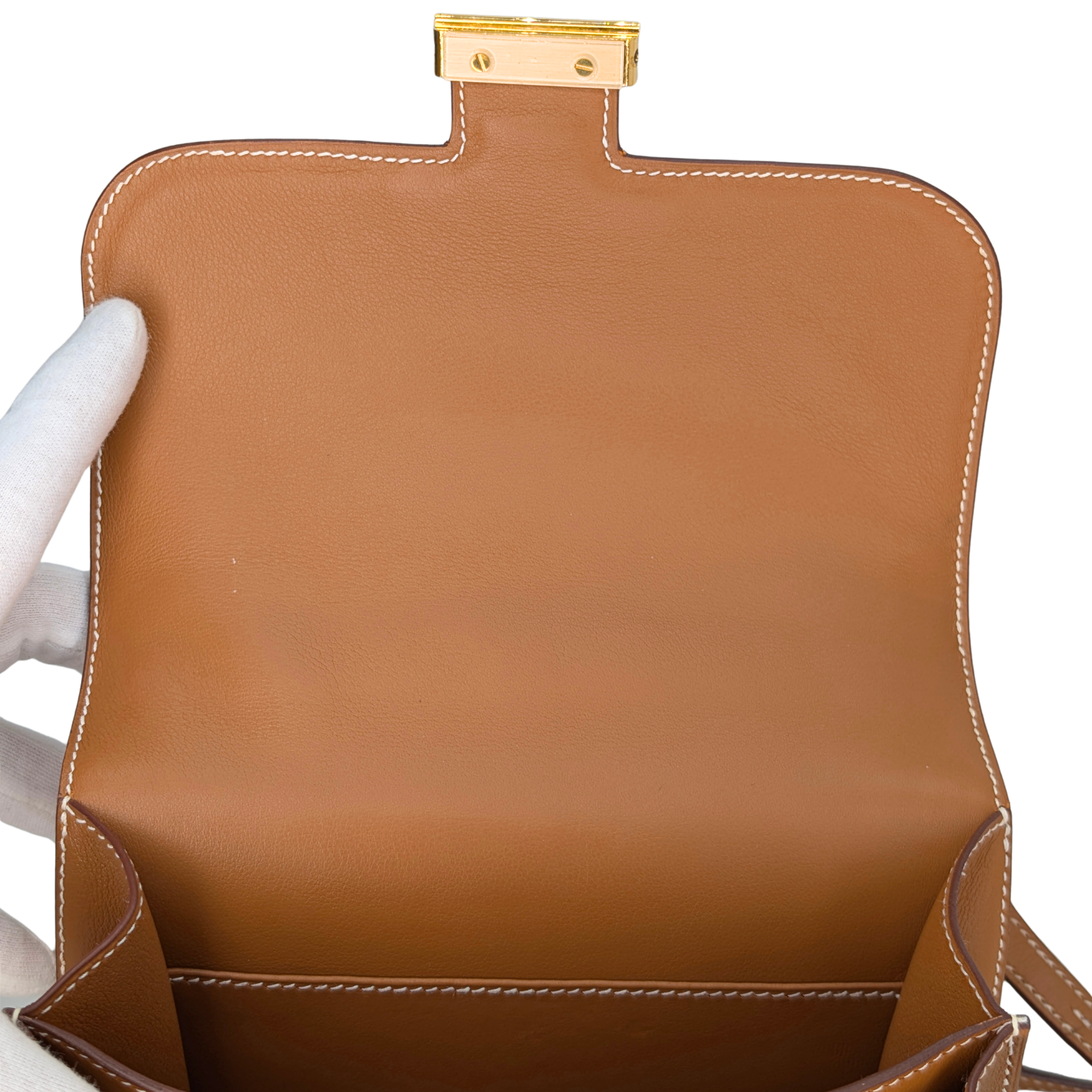 Hermès 爱马仕 Mini Constance 18 · 金棕色 Swift 皮 · 金扣 · C刻
