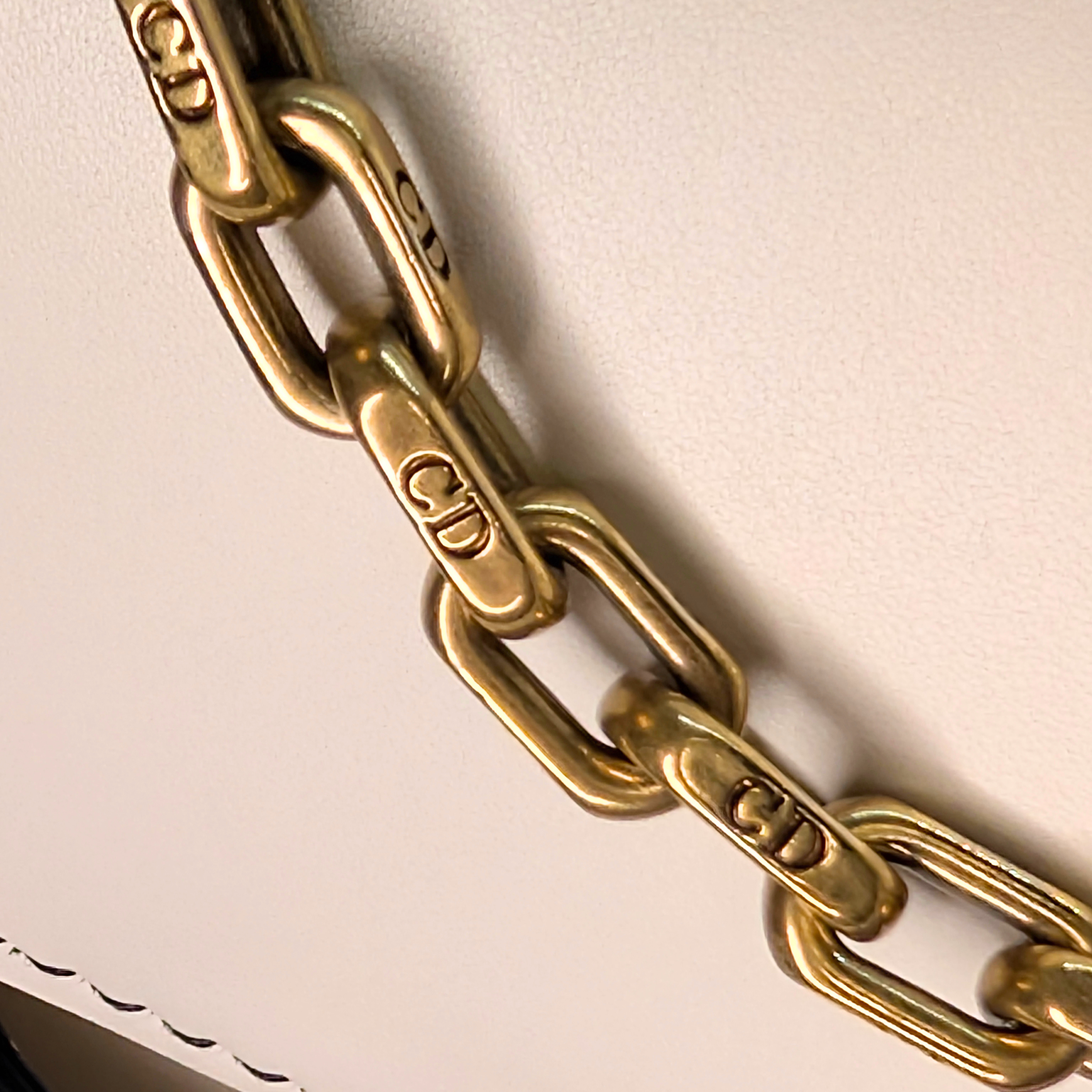 Dior JaDior 中号白色牛皮肩背包