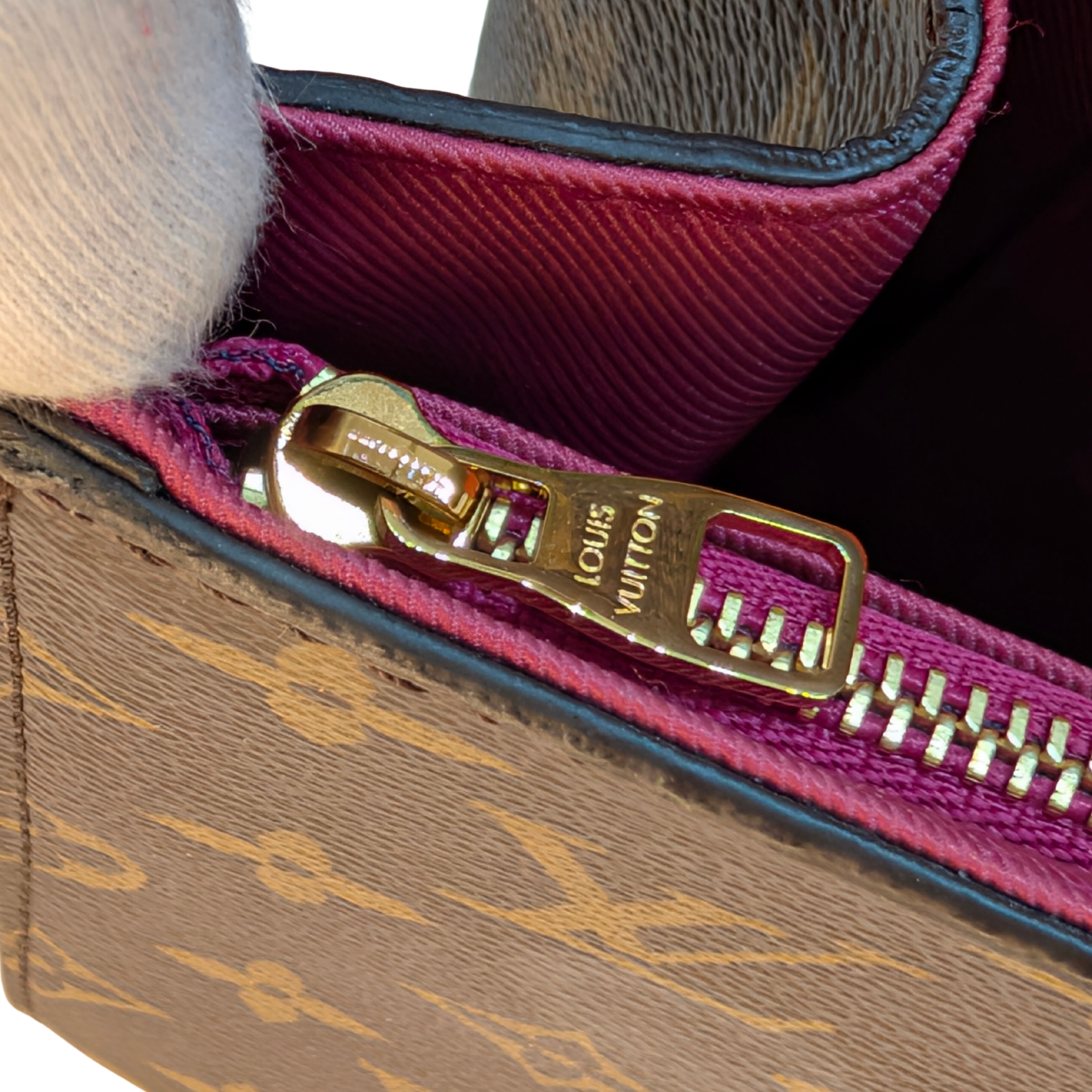 路易威登Cluny BB Monogram手袋