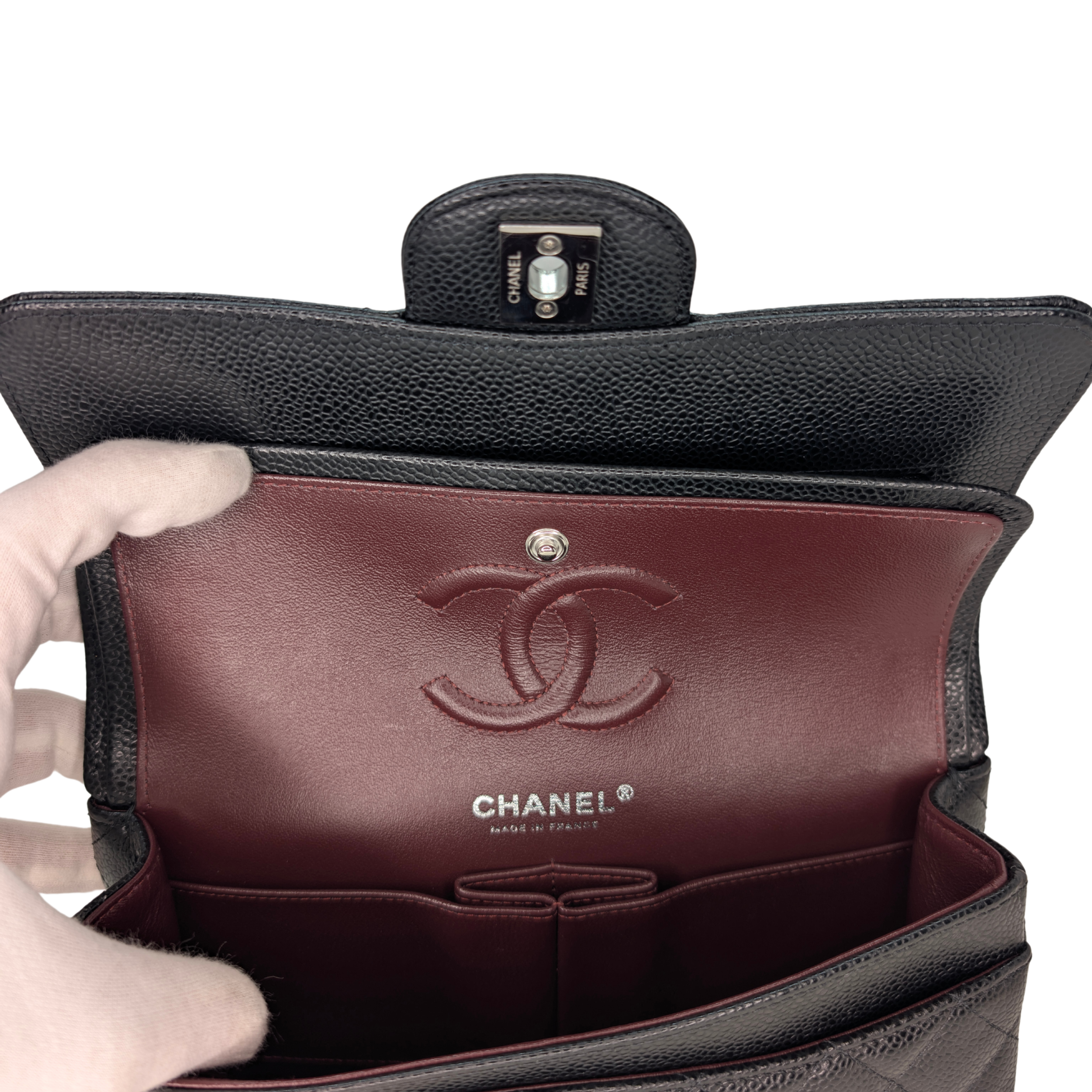 Chanel 香奈儿经典小号双盖包 · 黑色鱼子酱皮 · 银扣 · 芯片款