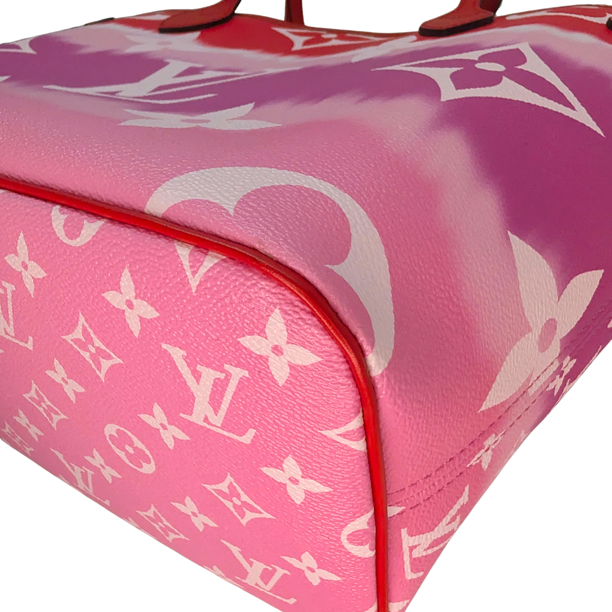 Louis Vuitton Escale Neverfull MM Rouge