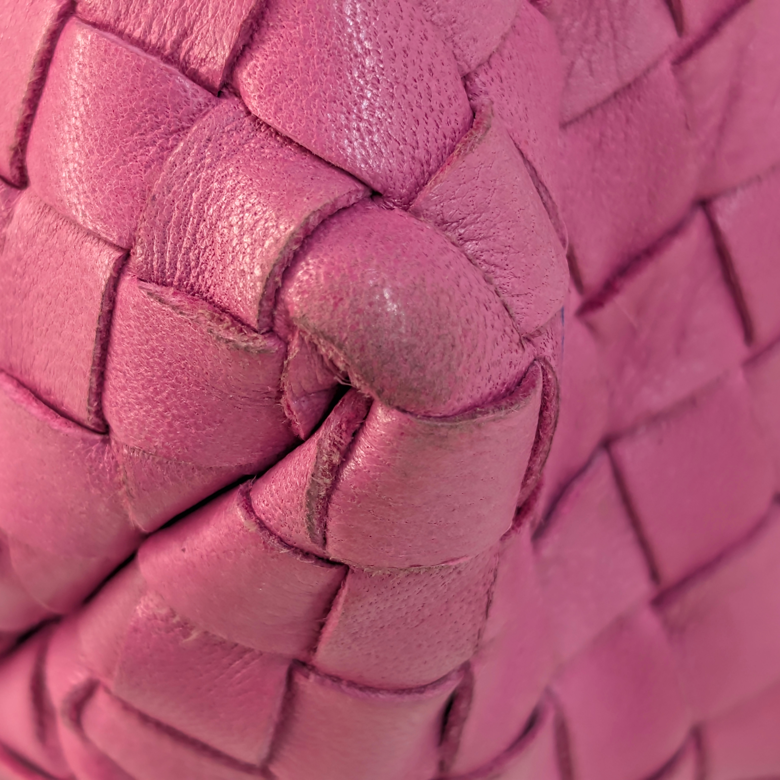 Bottega Veneta Intrecciato 粉色手拿包