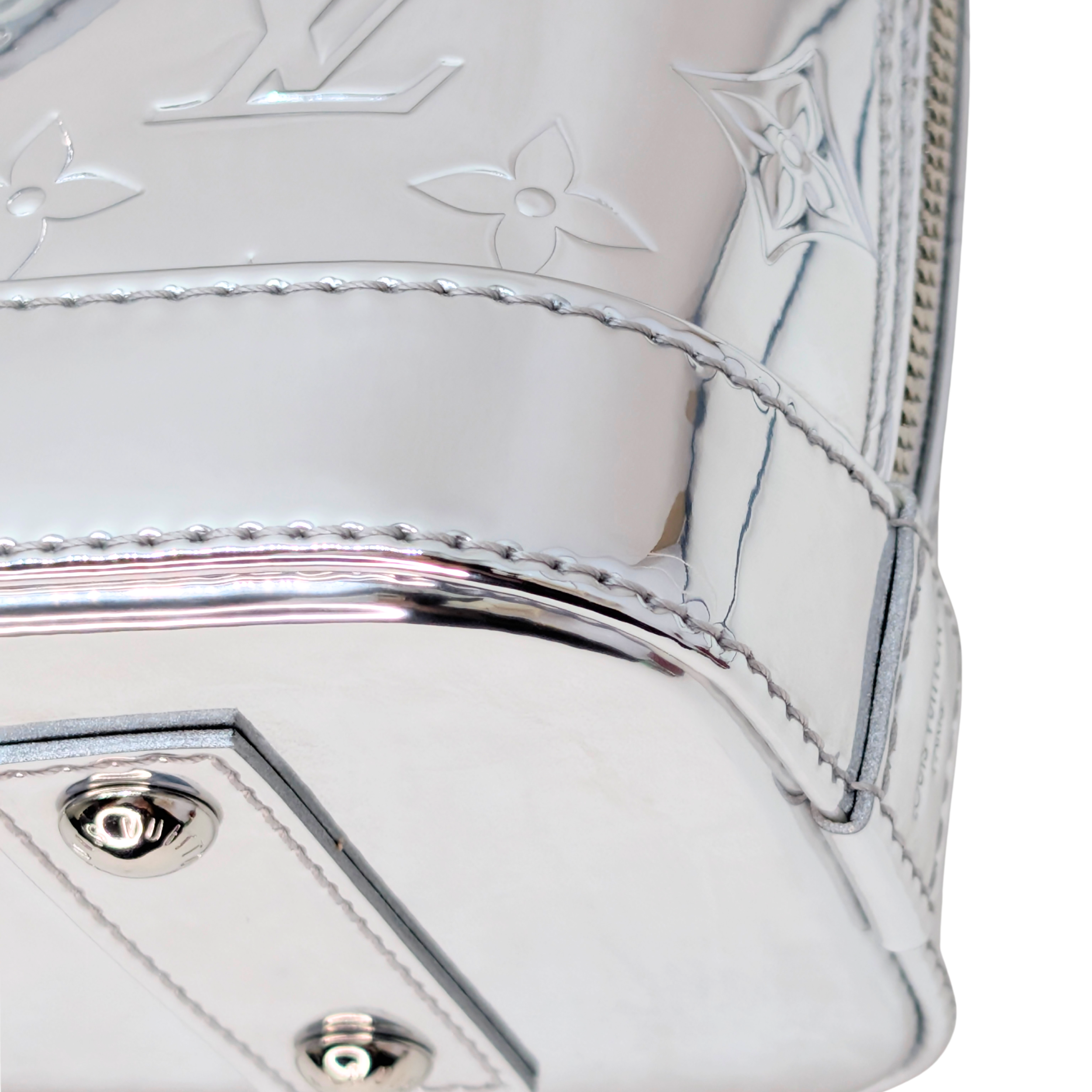 路易威登 Monogram Miroir Alma BB 银色滑雪系列