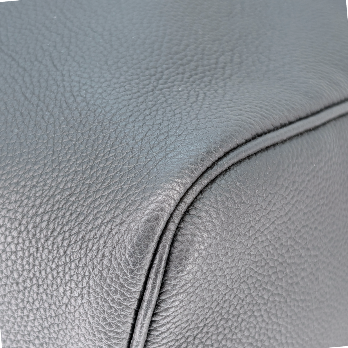 Louis Vuitton Keepall Bandouliere 50 Black