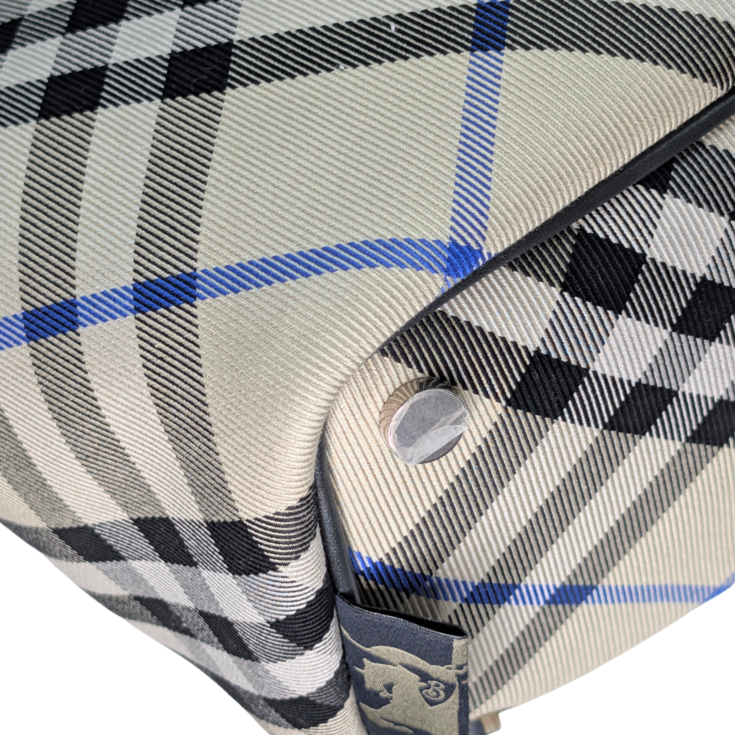 Burberry 格纹中号帆布托特包