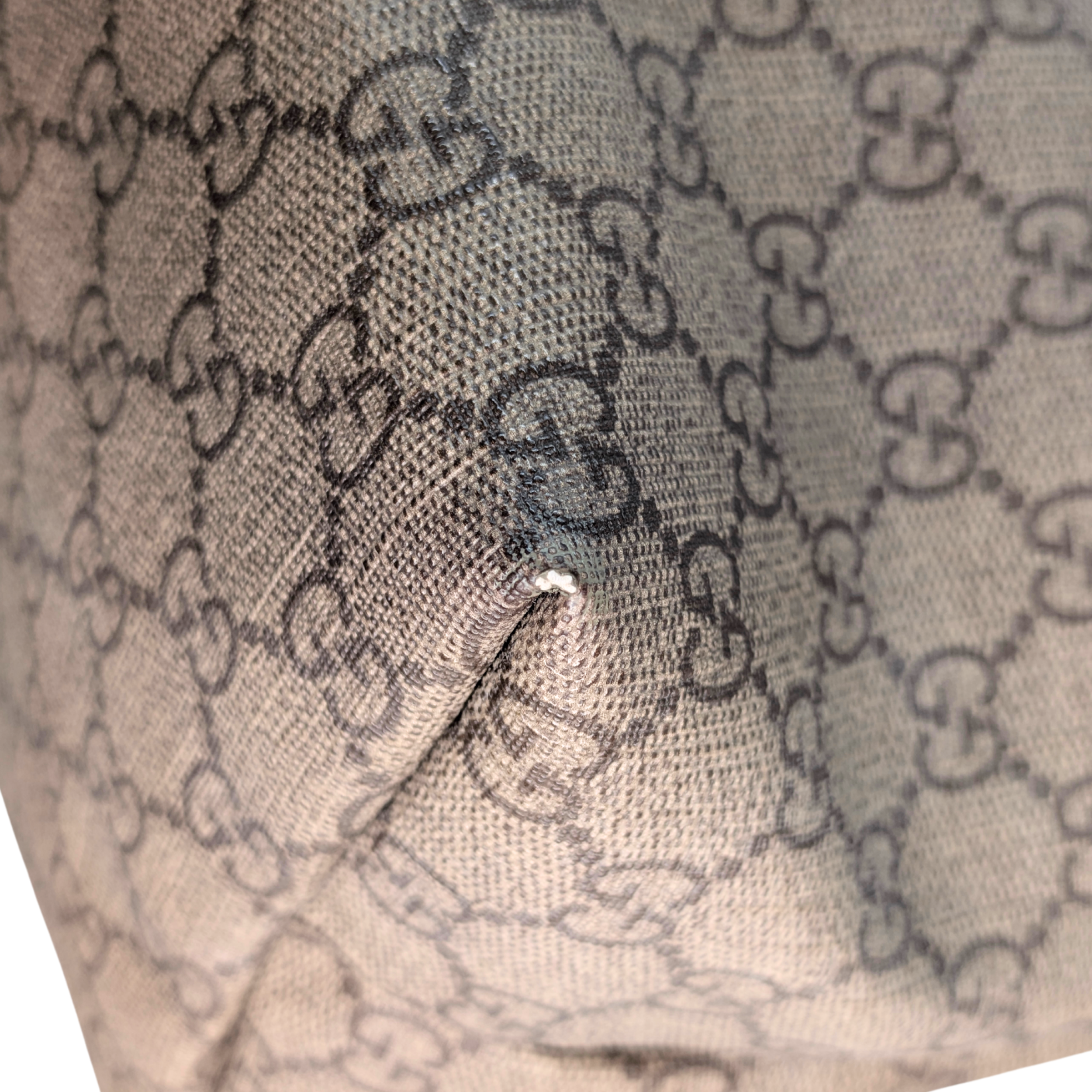 Gucci限量版GG Supreme帆布托特包