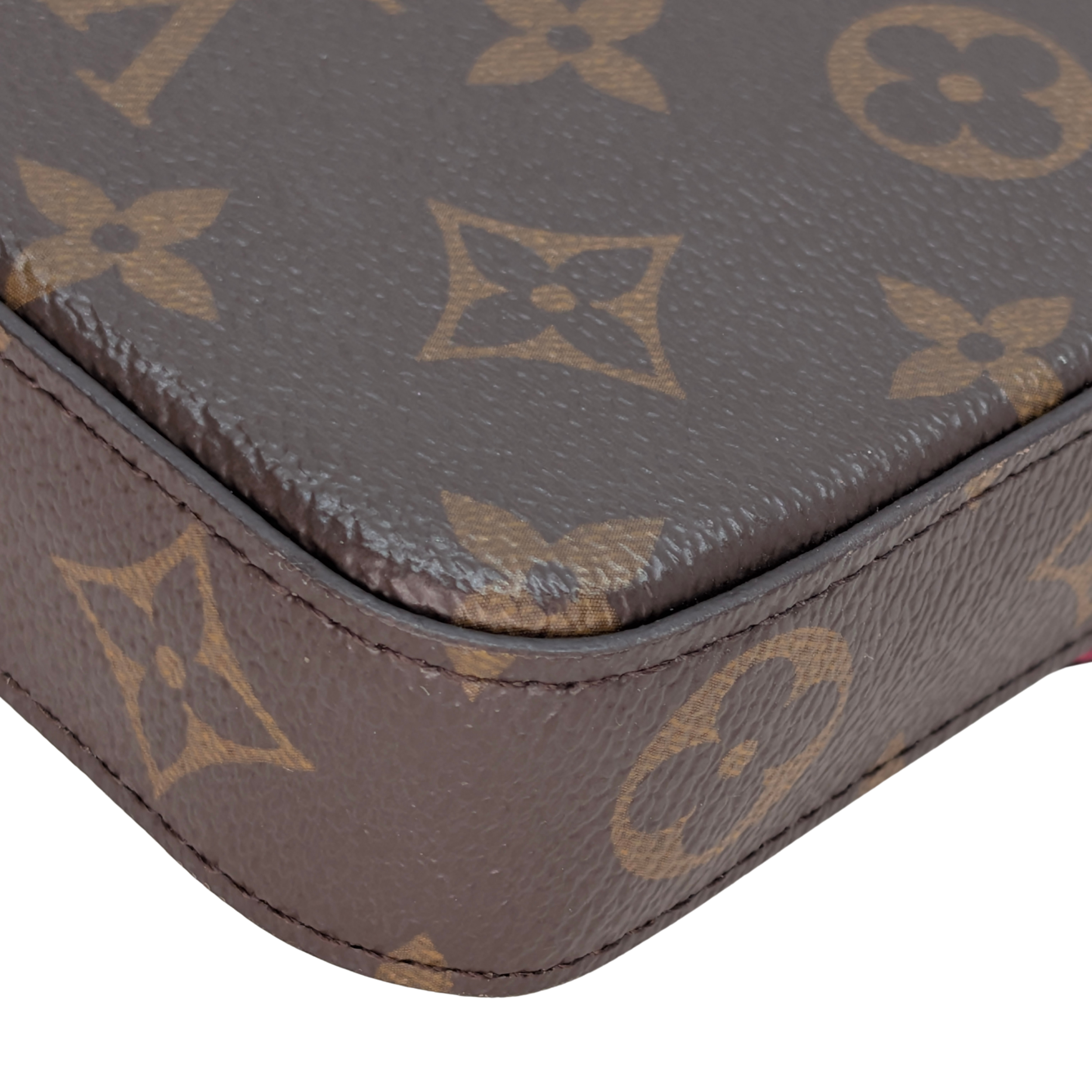 路易威登Pochette Felicie Monogram手拿包配复古肩带