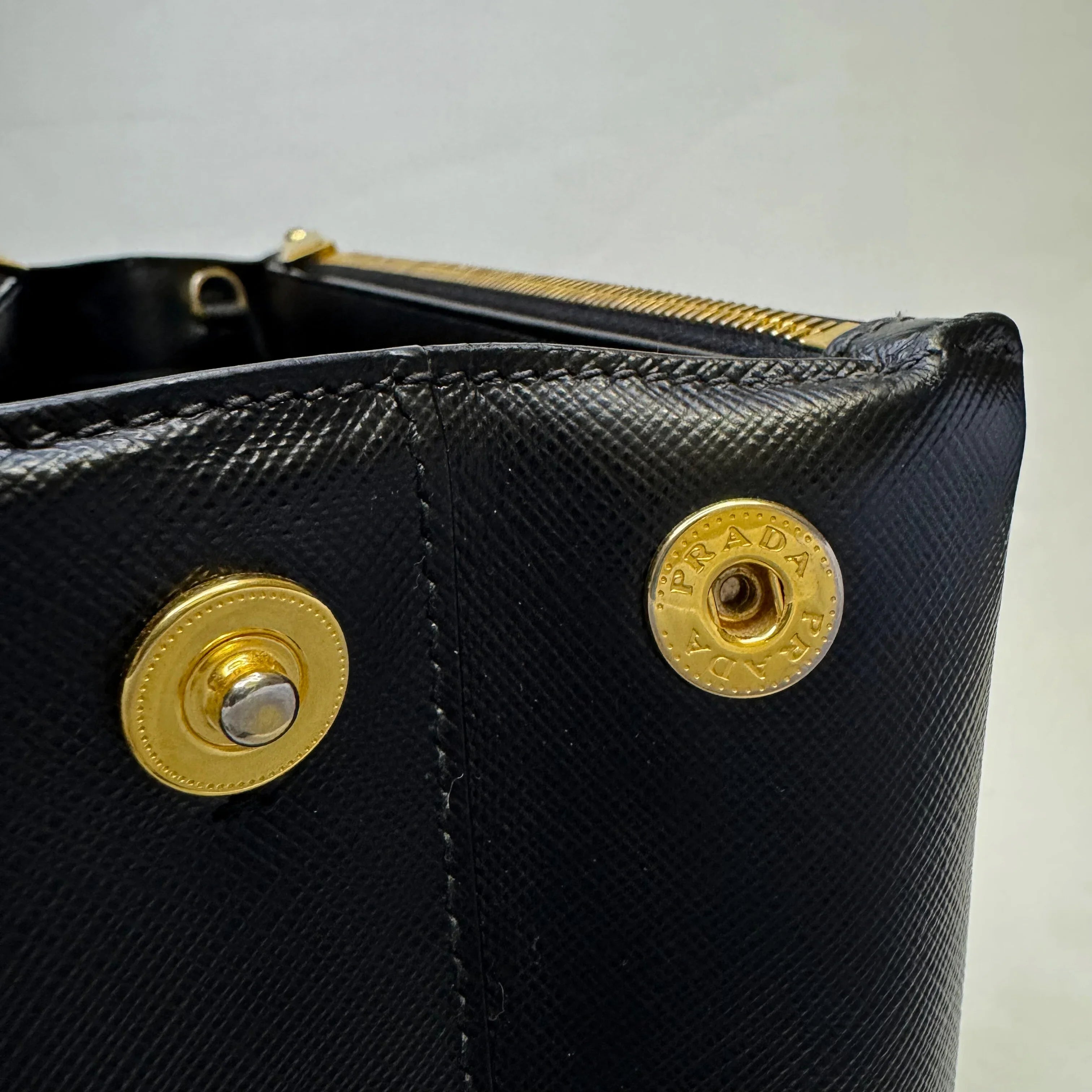 Prada Medium Galleria Saffiano leather bag Black - Lost Designer