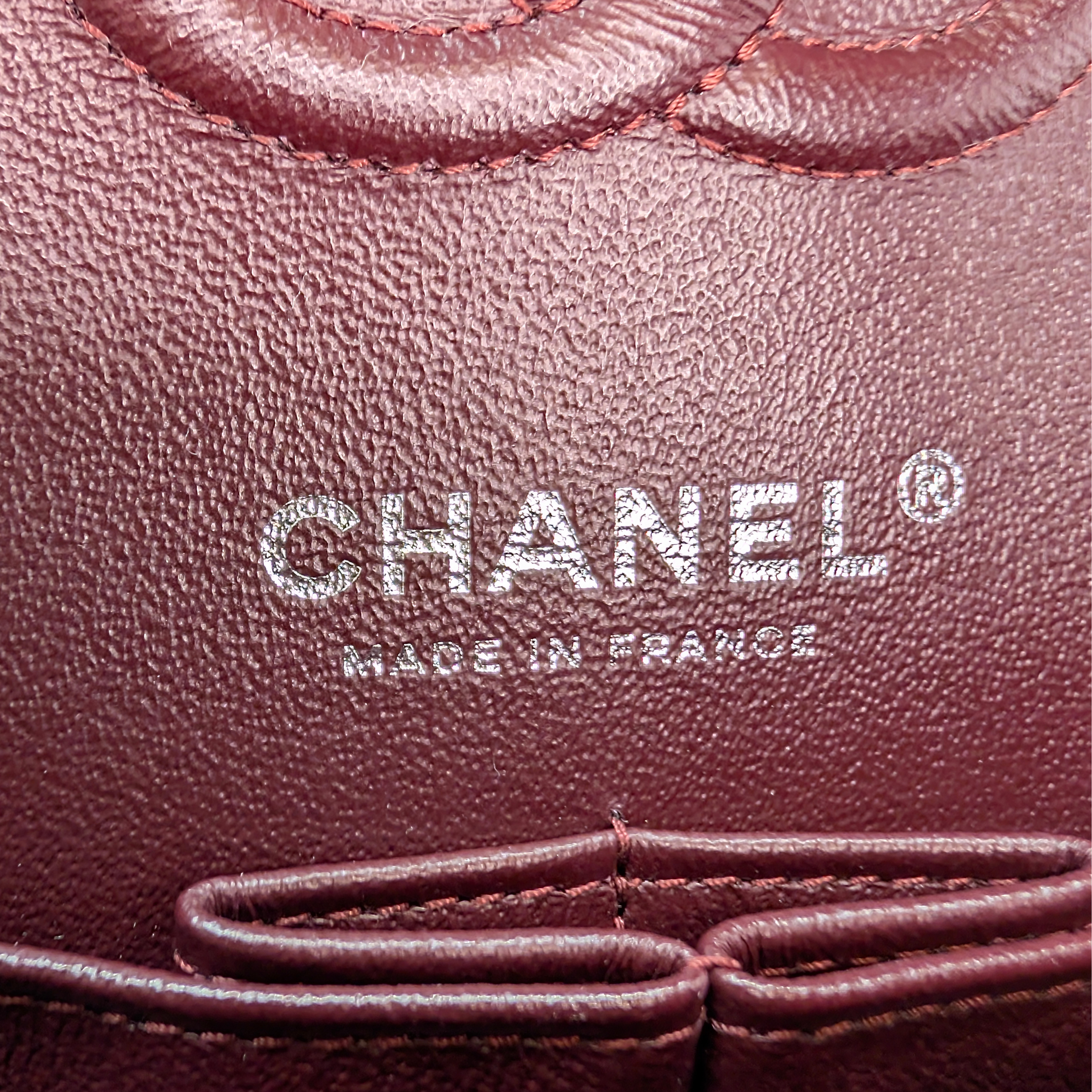 Chanel 香奈儿经典小号双盖包 · 黑色鱼子酱皮 · 银扣 · 芯片款