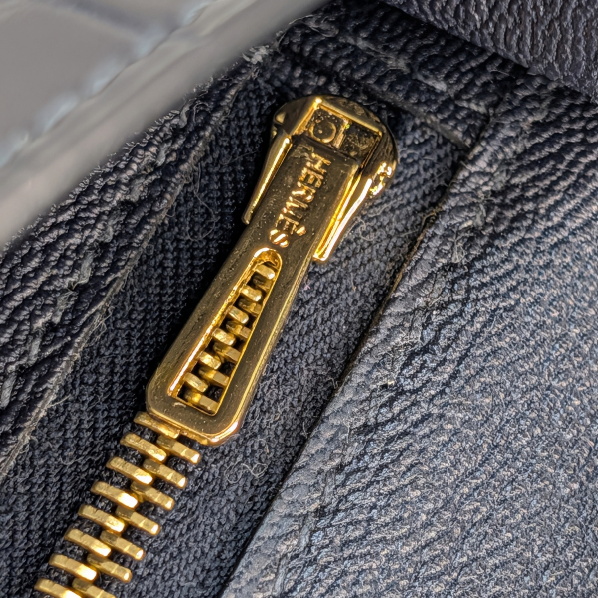 Hermes Cinhetic To Go Alligator Bleu Marine GHW Stamp Z