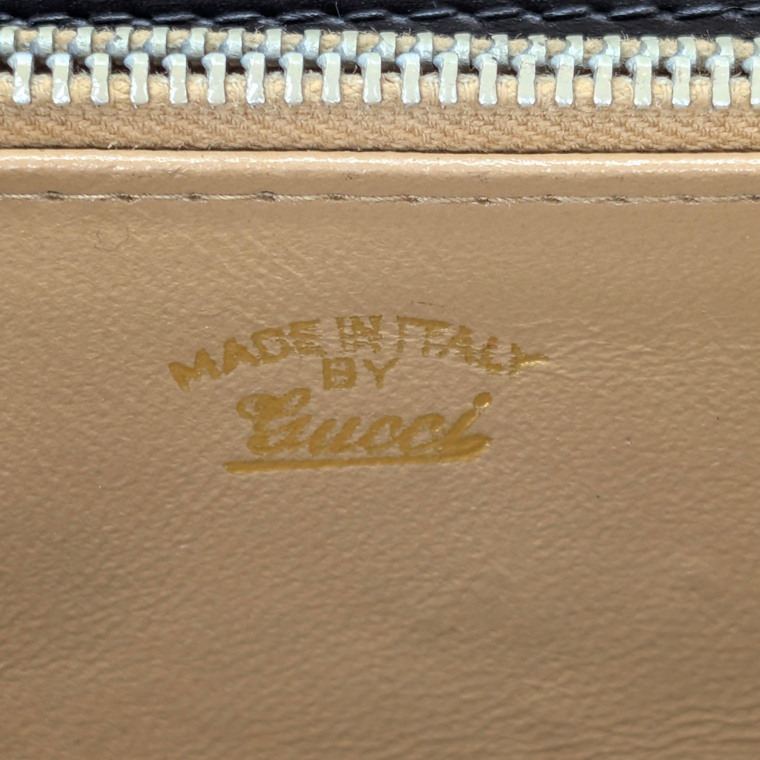 Gucci GG Supreme Vintage 互扣式肩背包