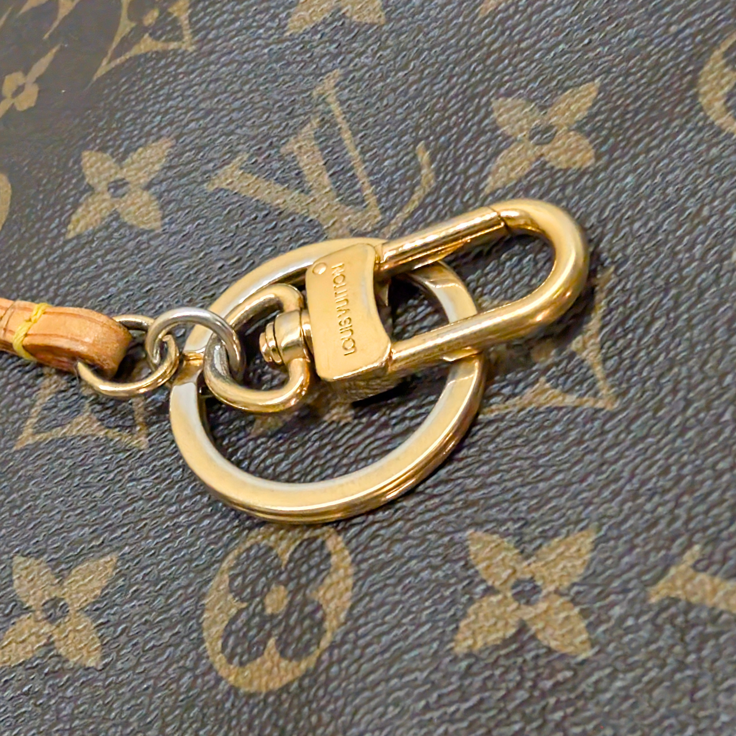Louis Vuitton Artsy GM Monogram Shoulder Bag