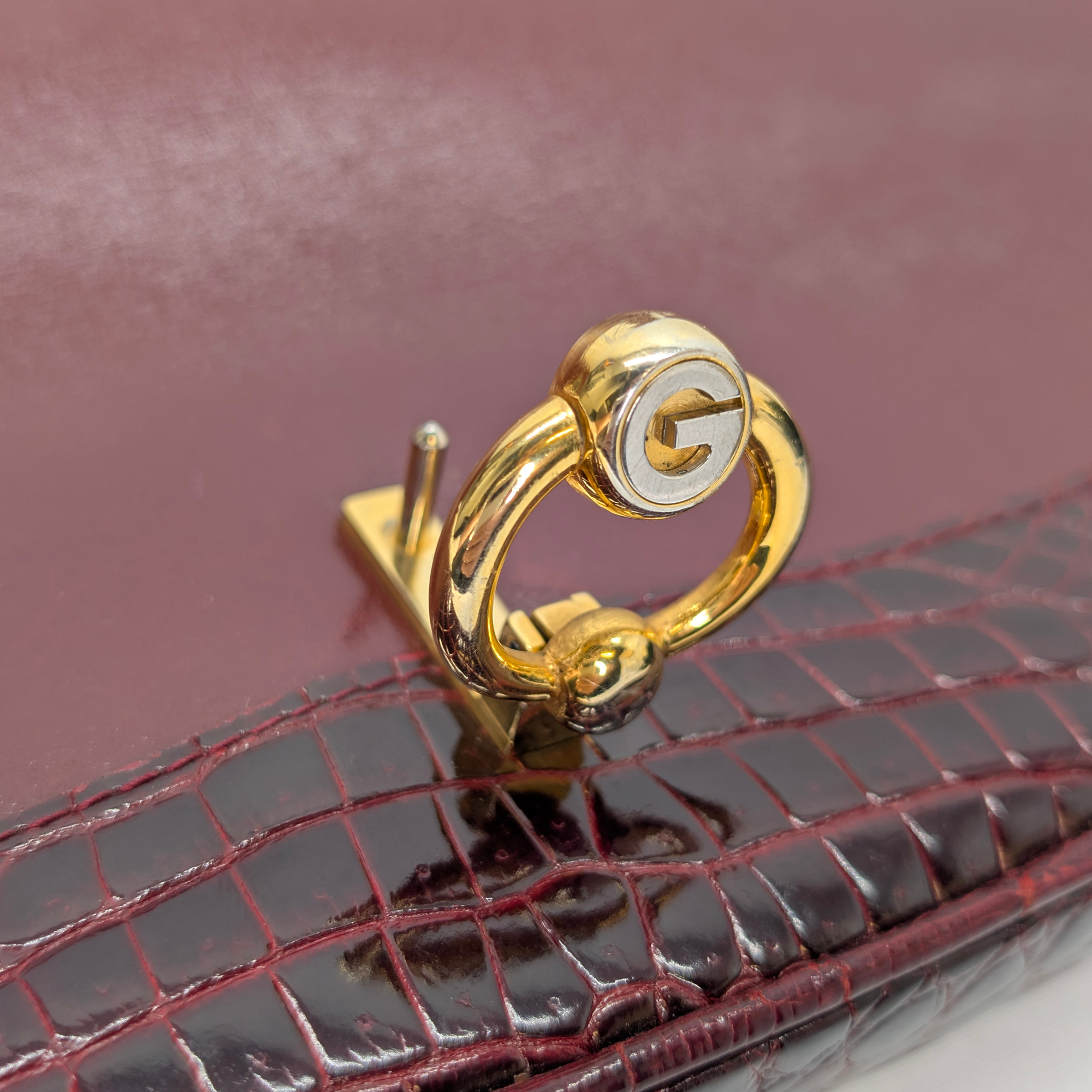 Gucci Vintage 酒红色鳄鱼皮单肩包