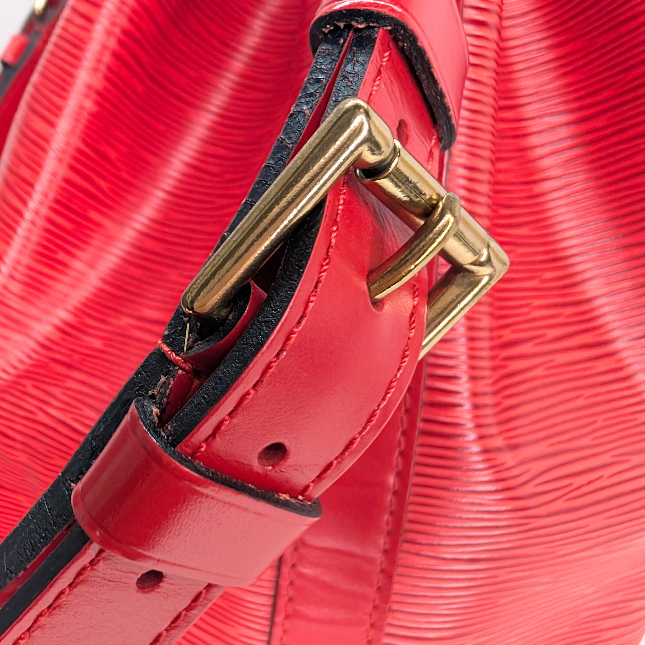Louis Vuitton Epi Noe GM Bucket Bag Red