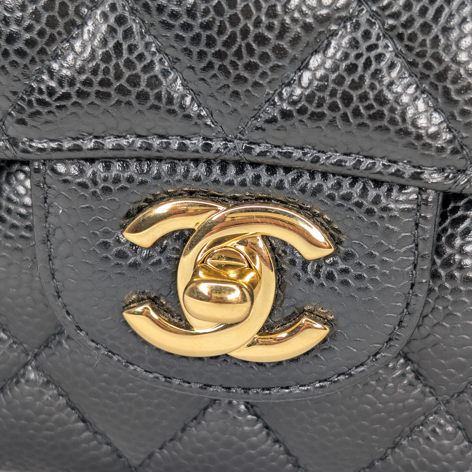 Chanel Classic Flap Bag Caviar Leather Medium Black (Microchip)