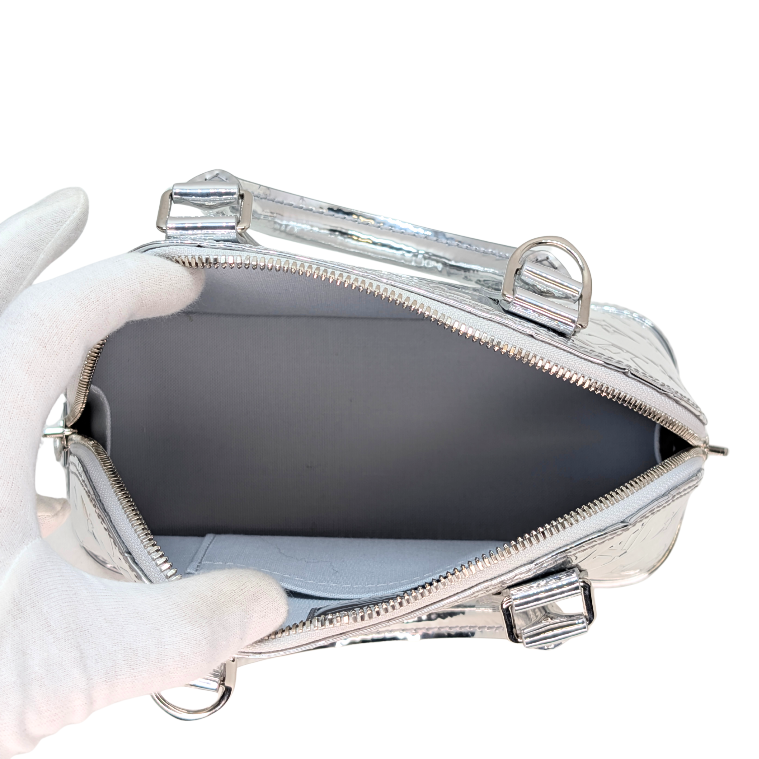 路易威登 Monogram Miroir Alma BB 银色滑雪系列