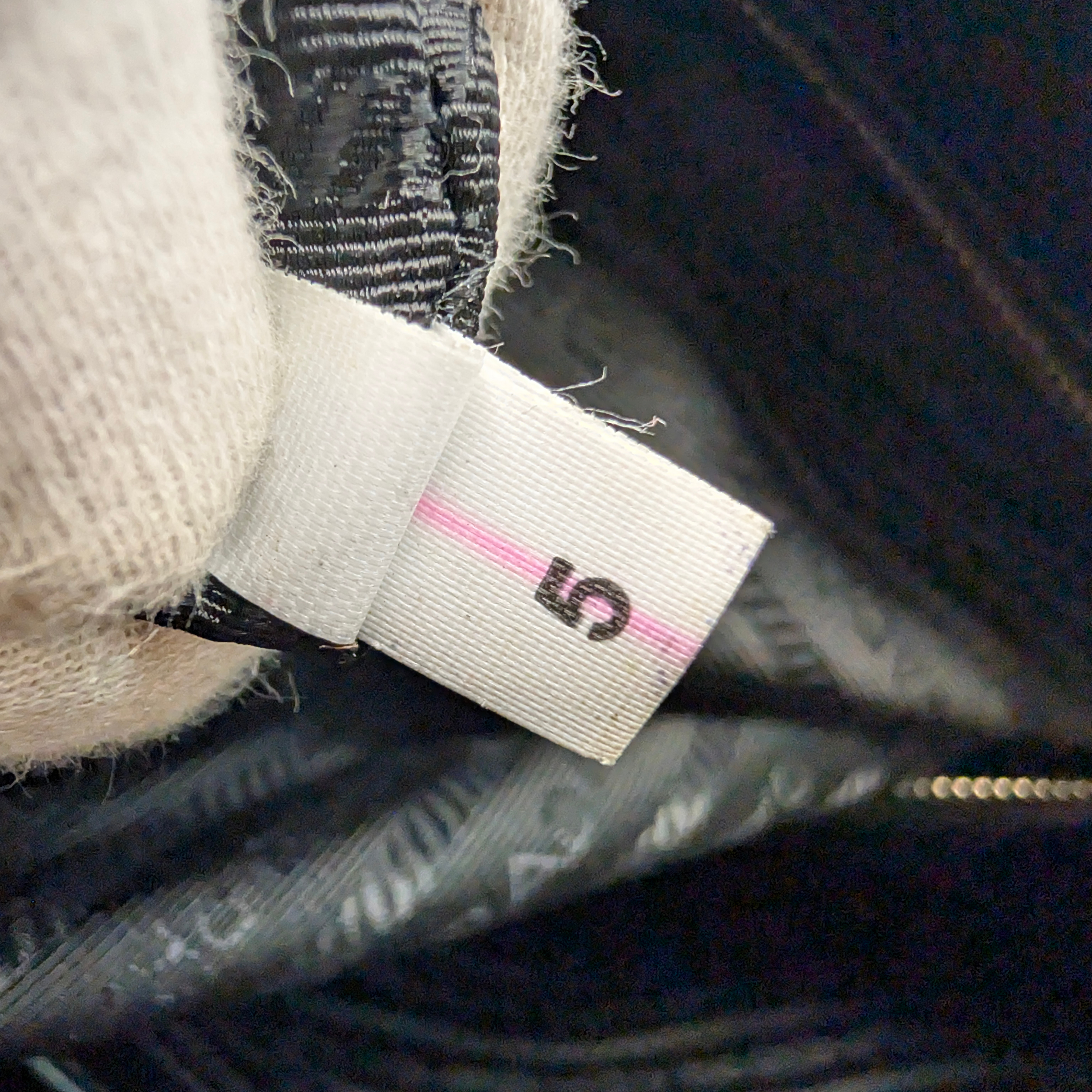 Prada 黑色 Saffiano 皮革公文包