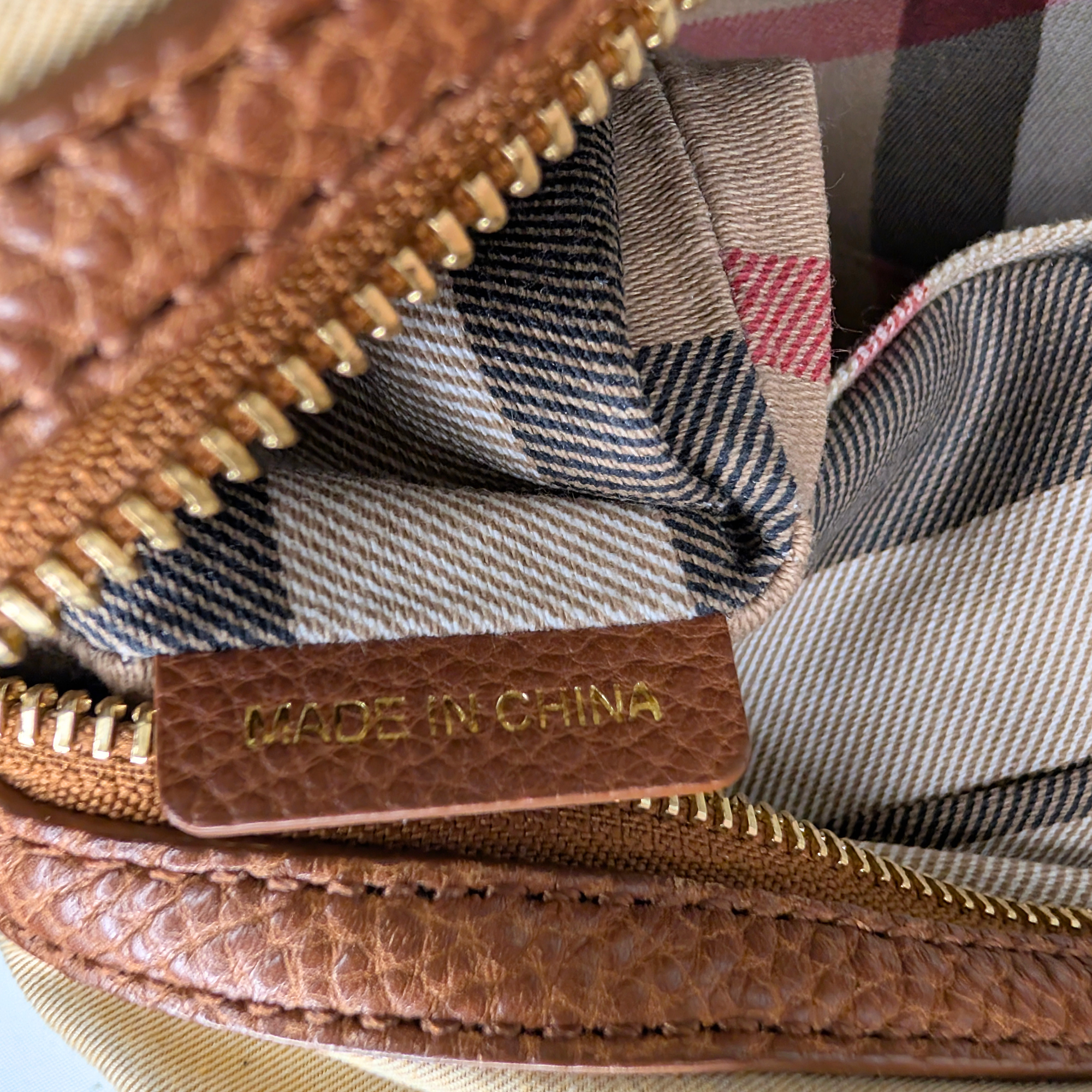 Burberry 刺绣帆布拼皮革保龄球单肩包