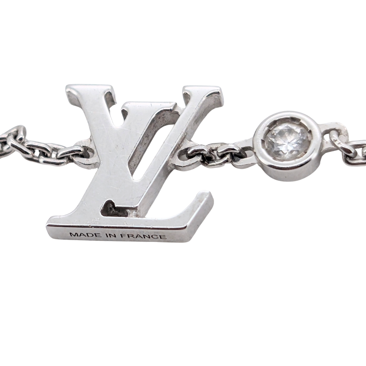 Louis Vuitton Idylle Blossom LV Pendant 18k White Gold Diamond