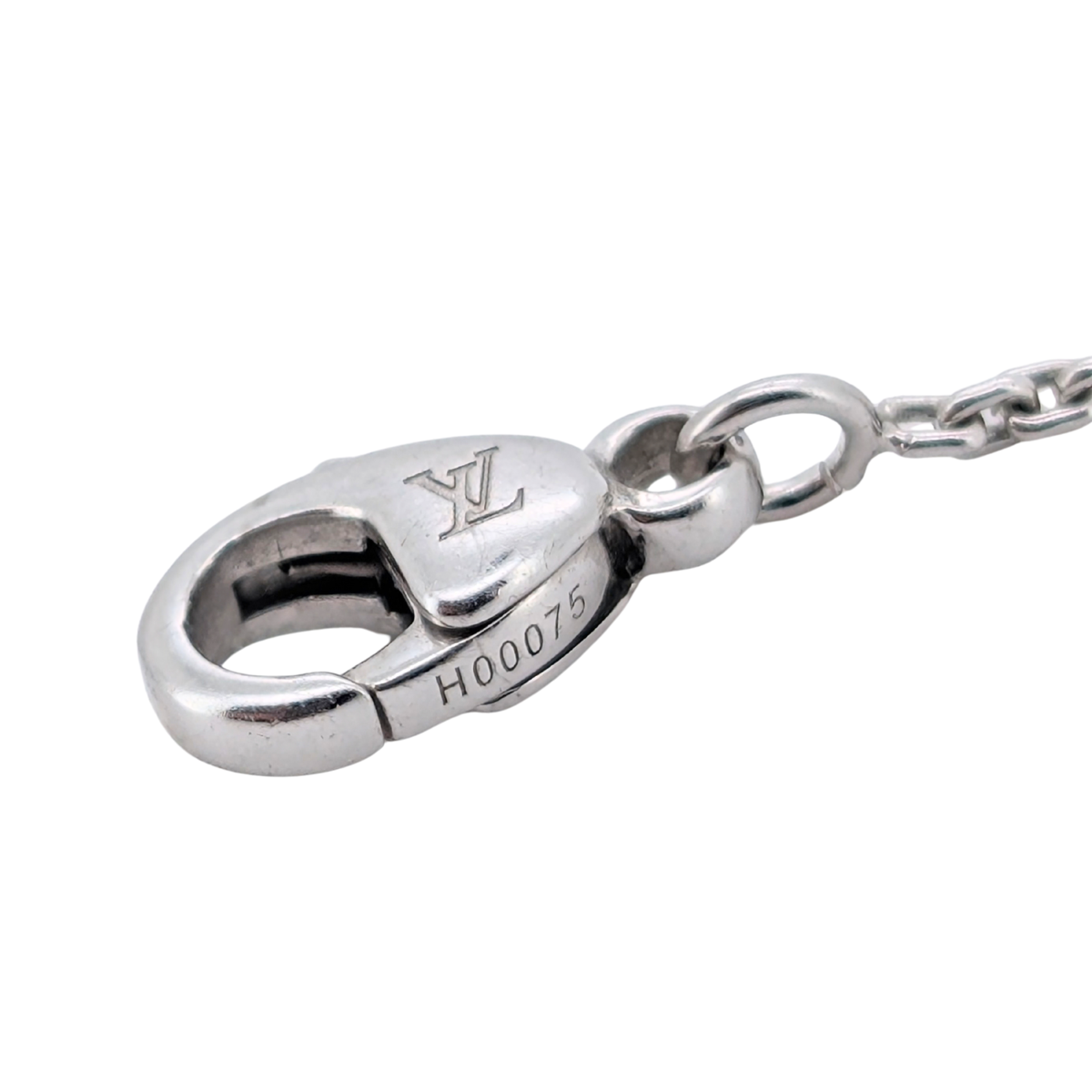 Louis Vuitton Idylle Blossom LV Pendant 18k White Gold Diamond