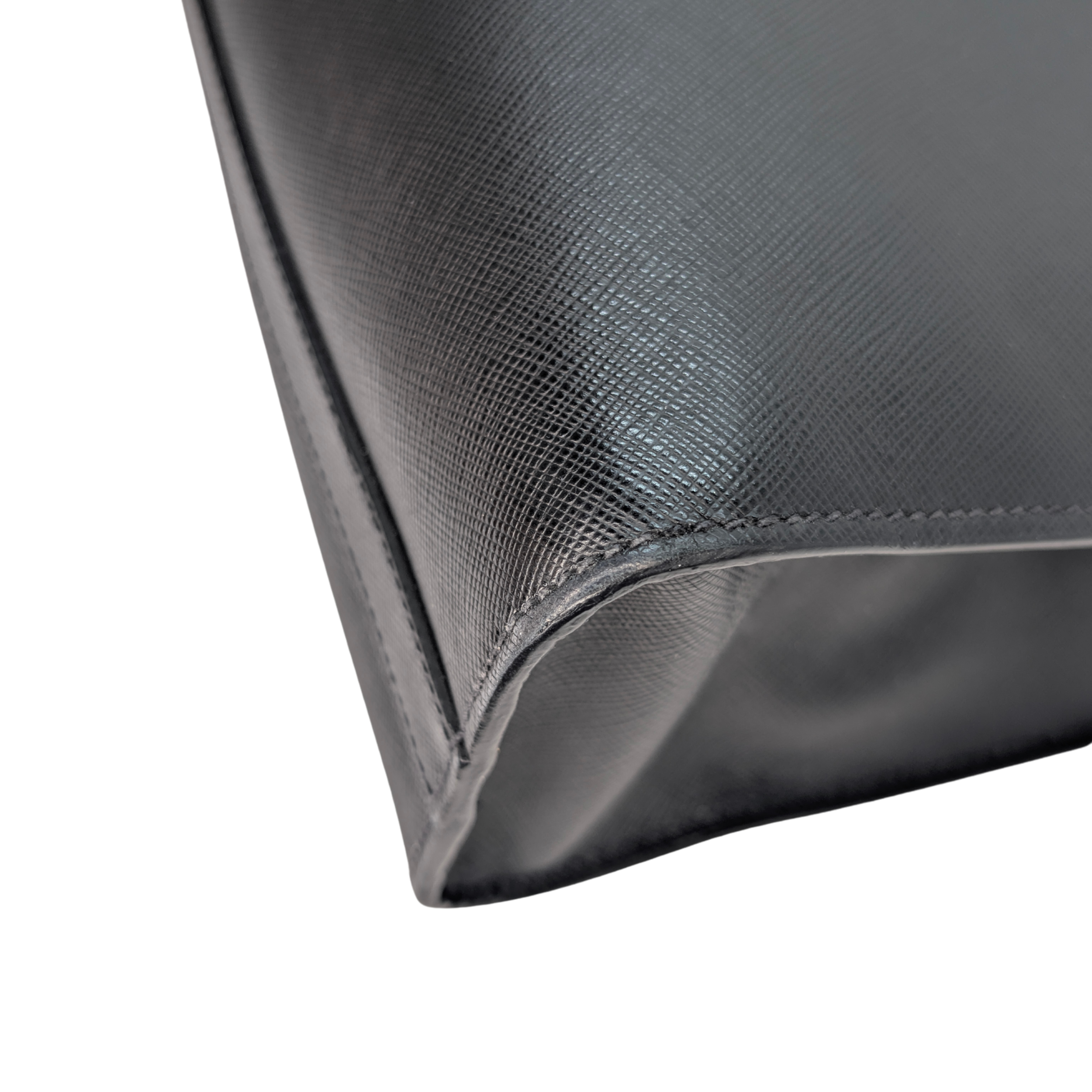 Prada 黑色 Saffiano 皮革公文包