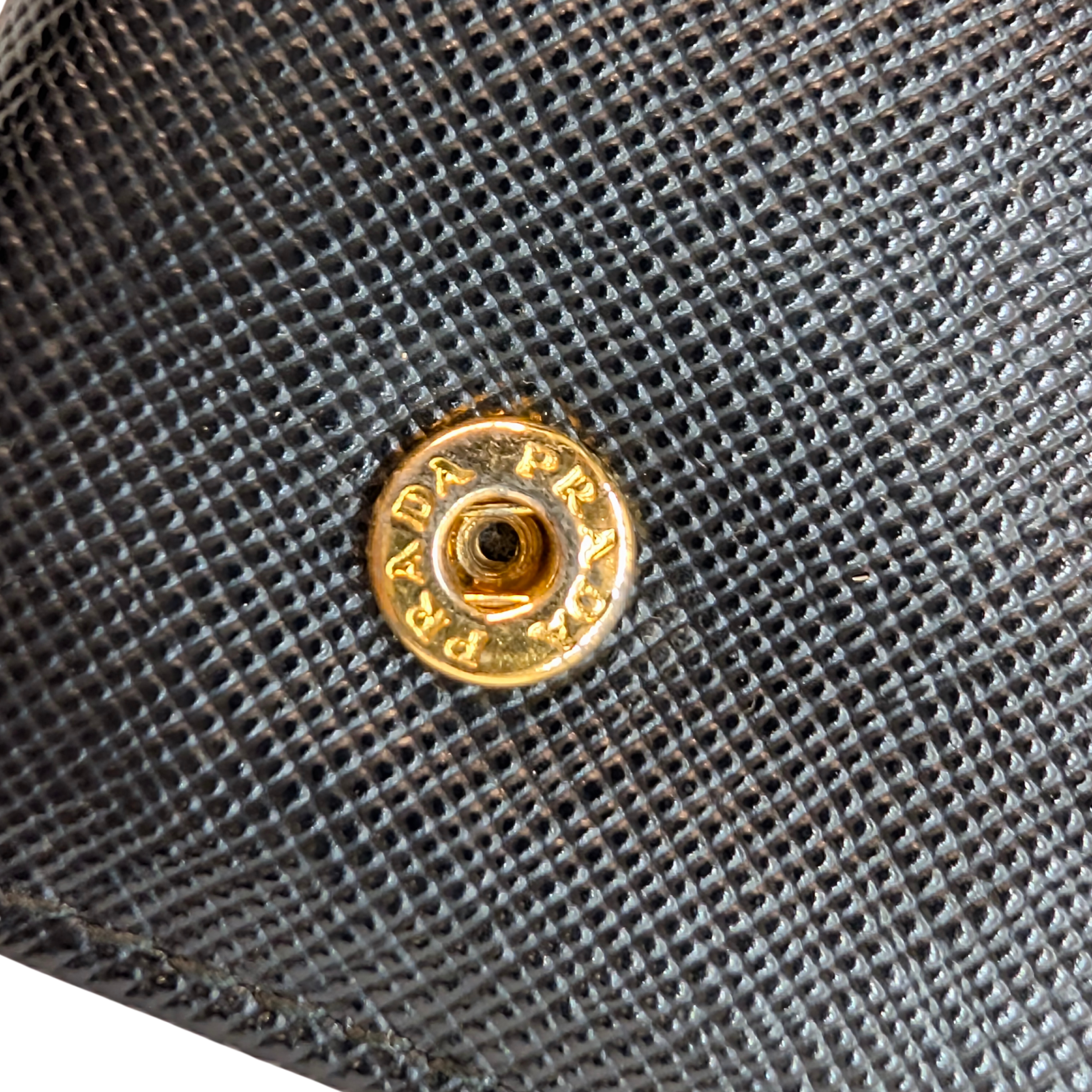 Prada Saffiano 皮革长款钱包 黑色