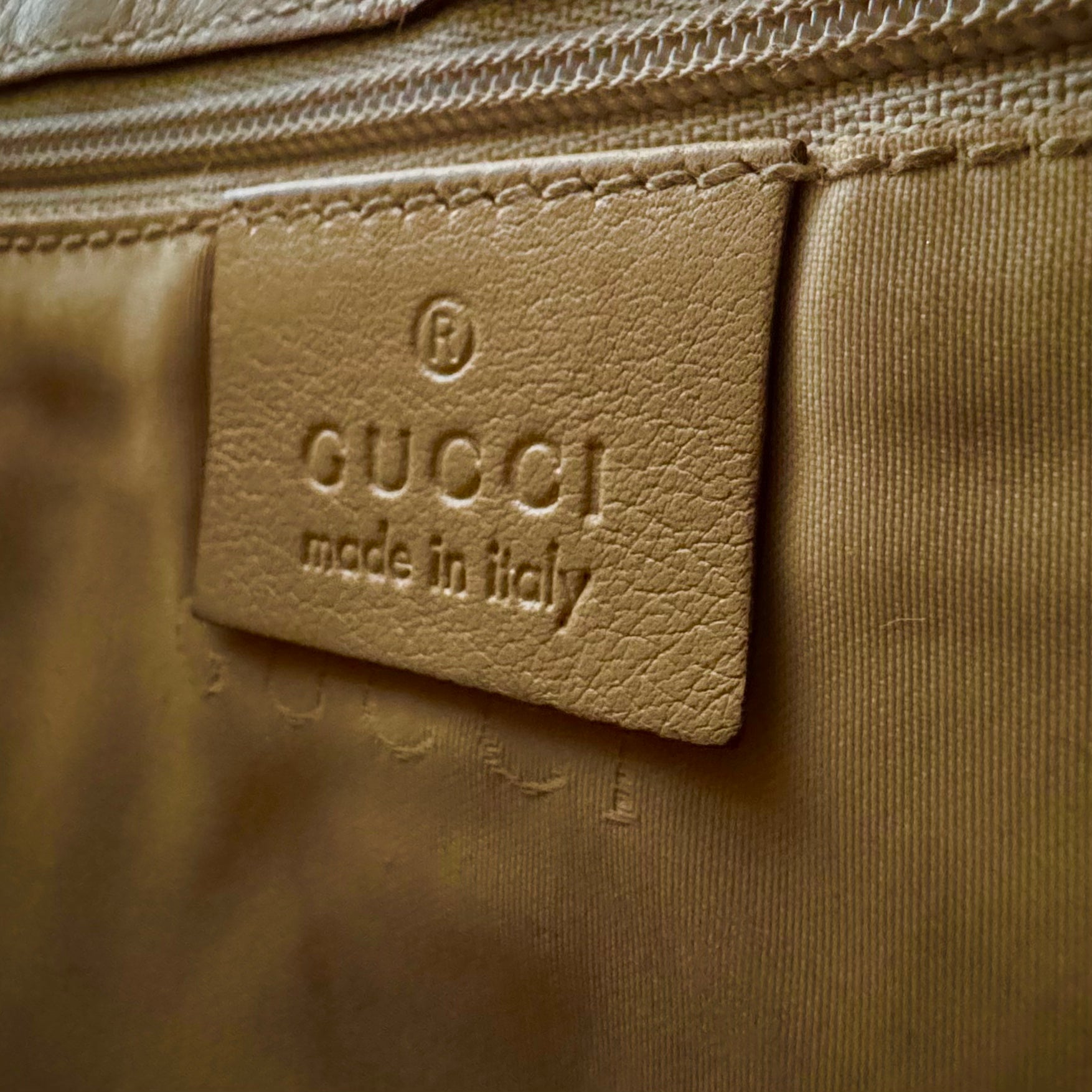 Gucci Chain Flap Shoulder Bag Leather beige - Lost Designer